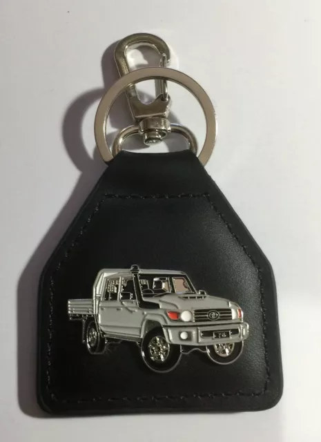 Land Cruiser 70 Series Metal/Leather Key Chain/Ring 2 clips, Car 4x4 Toyota Gray