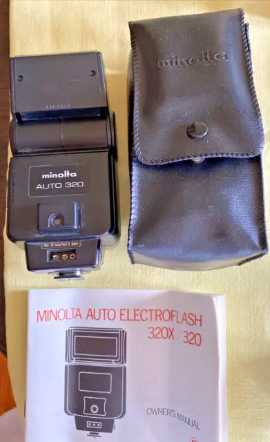 Minolta Auto 320 flash with manual and case. Tested with batteries.