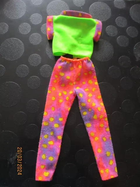 Tenue pour poupée Barbie  (2252)