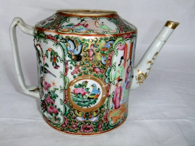 Théière porcelaine canton Chine XIX barbotine décor oiseau papillon émaux fleur