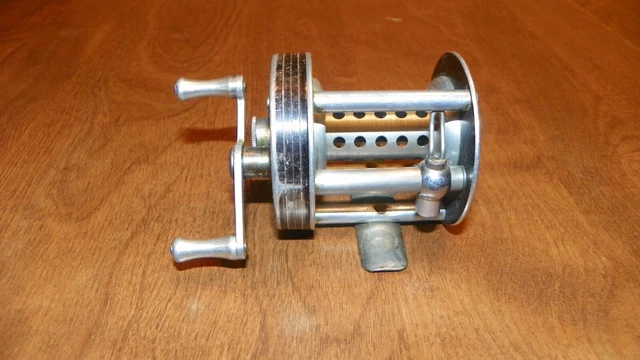 LANGLEY DELUXE LAKECAST FISHING REEL VINTAGE Deluxe Lakecast Model
