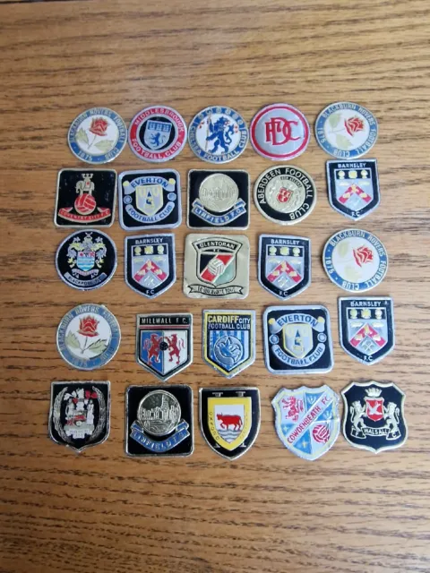 Vintage 1971-72 Esso Foil Football Club Badges ..Pick Your Club From List B-C