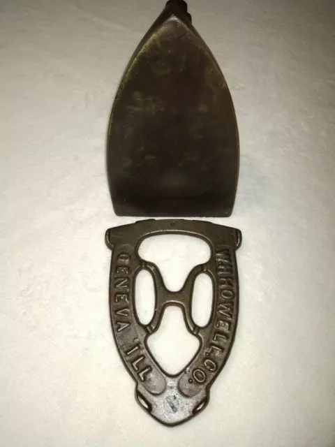 Antique Sad Iron C 8 with Howell Trivet, Hand Forged, 19th Century 3