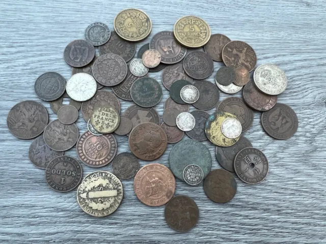 lot de 60 pieces de monnaies anciennes françaises et Autres - A Voir