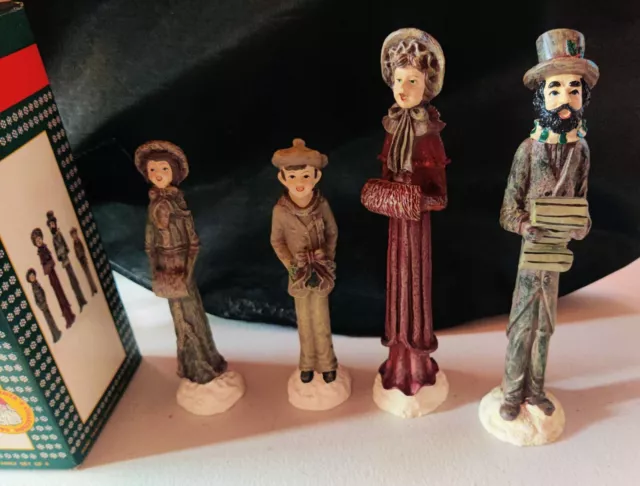 Vintage Victorian Christmas Windsor Collection Dickens Carolers Decor Figurines. 2