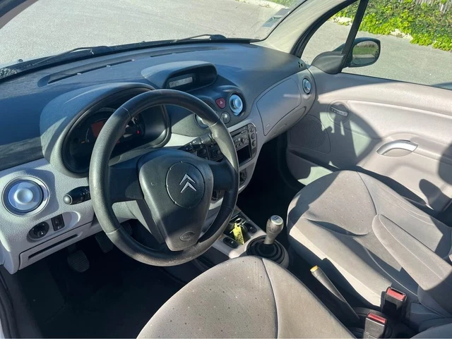 C3 hdi 1.4 en 2003  70CV 7