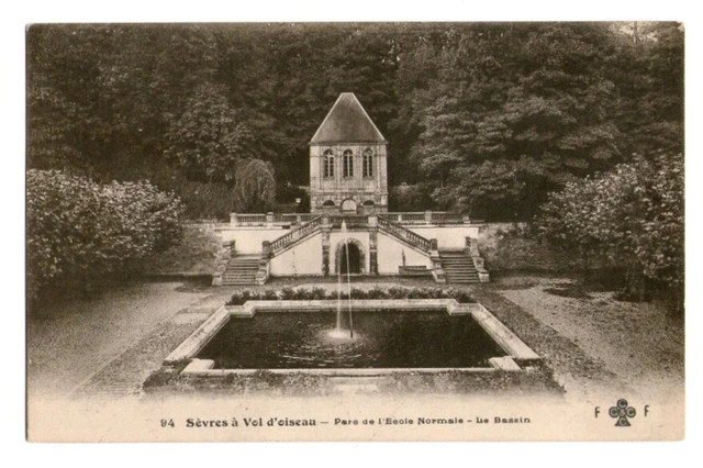 92-12 cpa Sevres - parc de l'ecole normale