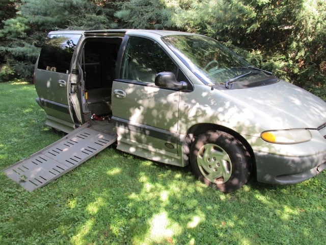 2000 dodge caravan deals handicap van