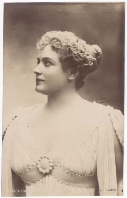 CPA - Charme, beauté, femme. Portrait, photo A.Dupont.