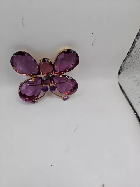 VTG brooch/pin LUCITE PURPLE BUTTERFLY GOLD-TONE PRONG SET