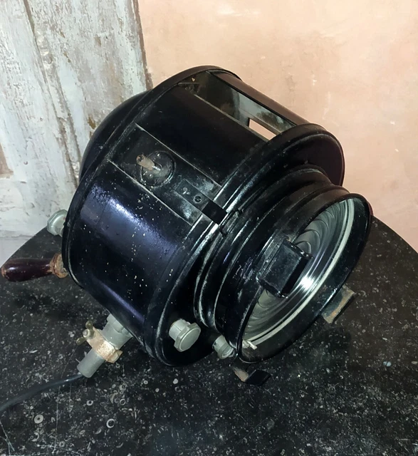 PROJECTEUR ANCIEN des années 1960 VENDU