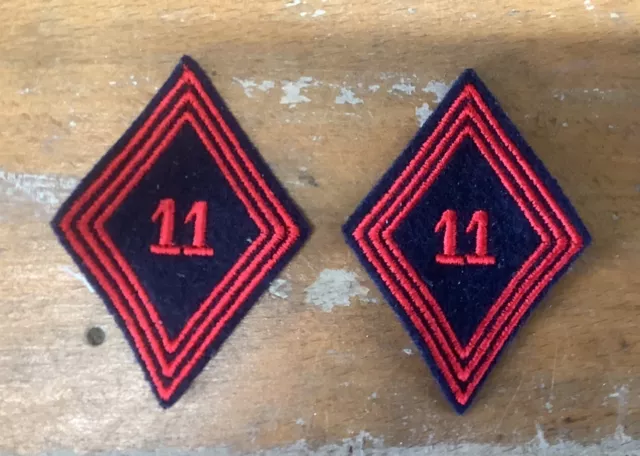 Lot De Deux Insignes Tissu 11 Régiment De Cuirassiers Losange De Bras Mle 1945