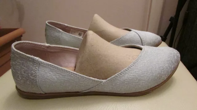 Women's TOMS Gray Flat Pointe Toe Shoes Size 9 1/2