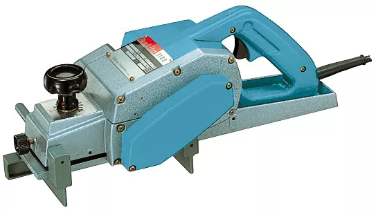 MAKITA 1100 Cepillo 82mm 950W