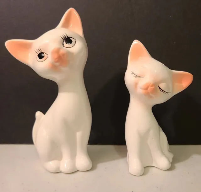 White Siamese Cat / Kitten  ● Salt & Pepper Shakers STAMPED JAPAN Vintage
