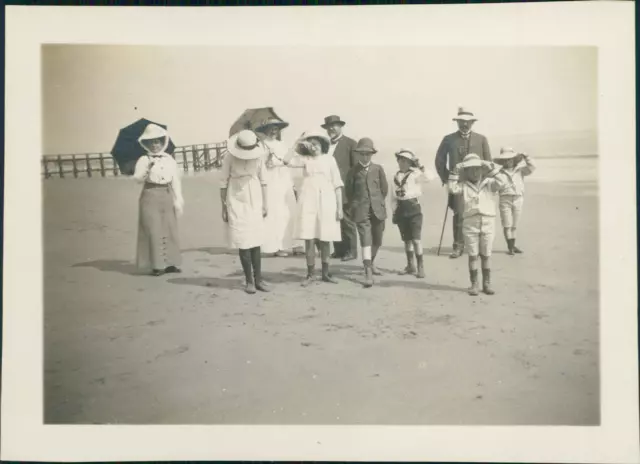 France, La Baule, Family on the Beach, 1913, Vintage Silver Print Vintage Silve