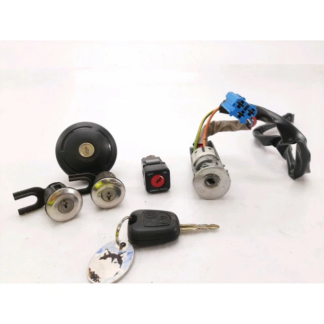 Kit Facade Autoradio FA9035 compatible avec Mercedes Classe R W251 Kit Facade Autoradio FA9035 compatible avec Mercedes Classe R W251