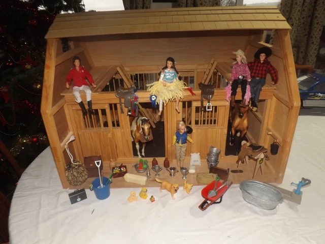 BREYER HORSE STABLE BARN Inc Horses and Accessories Large