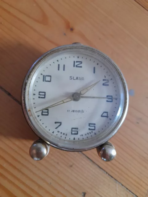 Vecchia sveglia vintage SLAVA  (non funzionante) made in Urss