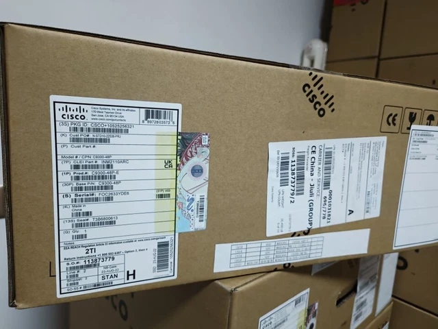 Switch Cisco C9300-48P-E 48 Ports PoE+ 8xSFP+ 10G, IOS XE Essentials, Occasion
