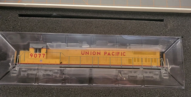 HO Atlas 9635 Master Series Gold UP Union Pacific  DASH 8-40C Rd# 9077 (L)
