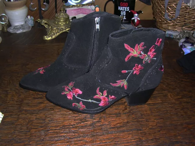 BEAUTIFUL ASH $240 HEIDI FLORAL EMBROIDERED SUEDE LEATHER BOOTIES BOOTS 5 or 5.5 3