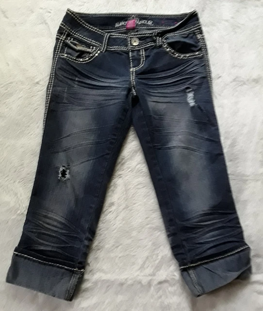 Almost famous deals capri jeans