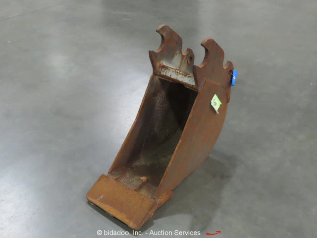 Kubota K7917 12" Digging Bucket Attachment for Mini Excavators bidadoo