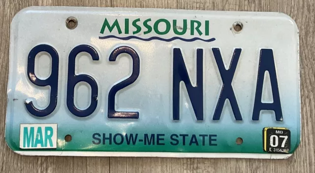 Vintage Missouri Show-Me State ~ License Plate ~ Tag # 962 NXA 1998