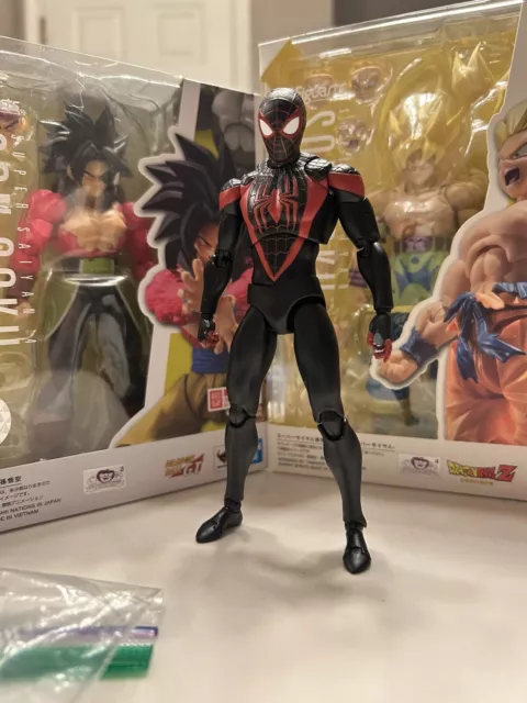 MEDICOM MAFEX 092 Spider-Man Miles Morales Action Figure w/ Custom Ps4 