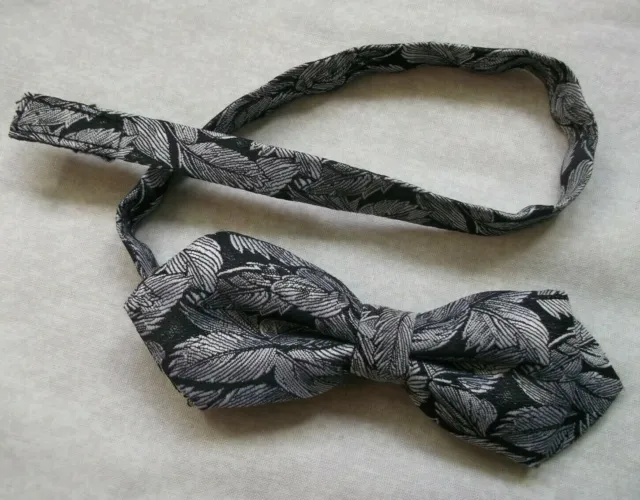Bow Tie BOYS GIRLS Dickie Bowtie Age 6 - 12 Grey Floral Leaves