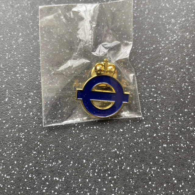 RARE TFL LONDON Underground Kings Coronation Pin Badge & Elizabeth line ...