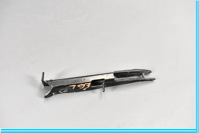 07-13 MERCEDES W221 S550 Front Left Driver Side Bumper Support Bracket Clip Oem