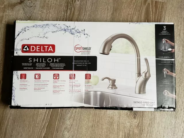 NEW Delta Shiloh Kitchen Sink Faucet Brushed Stainless Steel Pull Down Head