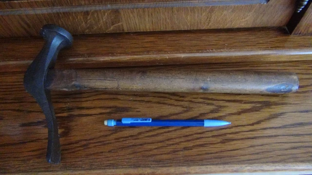 MARTEAU de CORDONNIER
