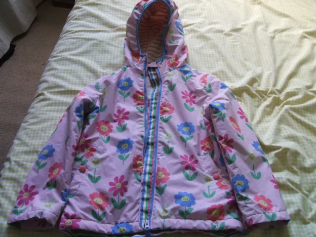 Belle ragazze Mini Boden cappotto a prova di doccia-rosa con fiori di età 7-8