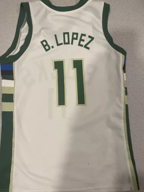 Milwaukee Bucks Brook Lopez #11 SGA Jersey Youth XL EUC