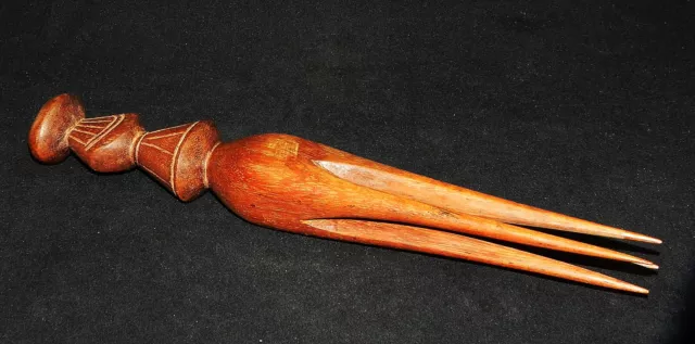 (400) Kannibalengabel von den Fidschi Inseln