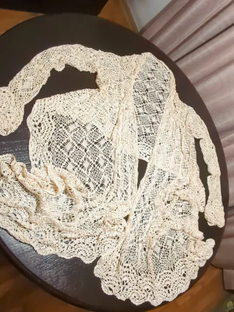 Vintage Woman's 70's Silk Lace Sleeved Shaw Front Drapes Below Waist Beautiful