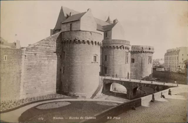 ND, France, Nantes, Entrée du Château  Vintage albumen print. Pays de la Loire