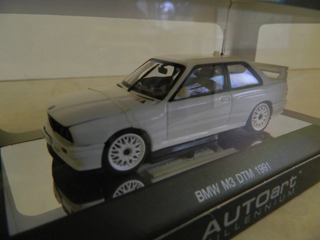 BMW M3 DTM 1991 Tic Tac N°43 - AutoArt 1/18 - Miniature Diecast Collection