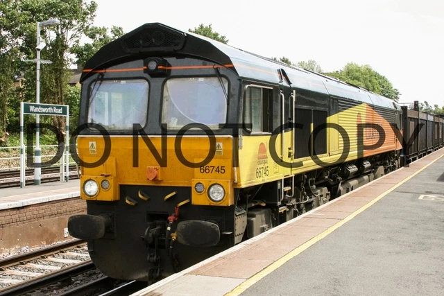 UK DIESEL TRAIN Railway Photograph Of Class 66 66745 Loco. Rm66-990 £1. ...
