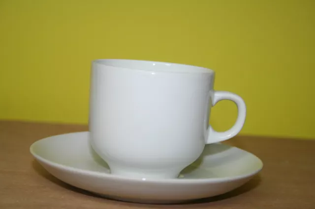 Kaffeetasse mit Untere Hutschenreuther Rendezvous weiss