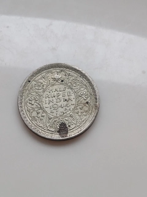 1944 BRITISH INDIA  ONE RUPEE Extra Fine condition, nice details .50 SILVER