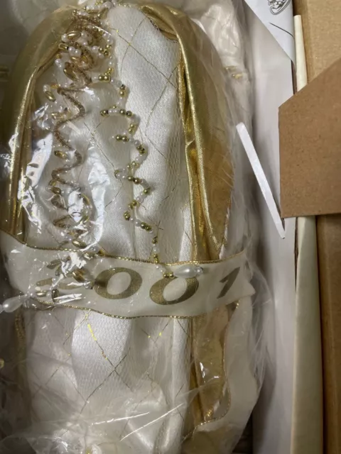 Porcelain Angel Doll 2001 231UU New in box Heritage Signature Collection 3