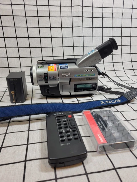 Caméscope Sony DCR-TRV110E PAL Digital8 Camcorder - Video8 Hi8 Top Model