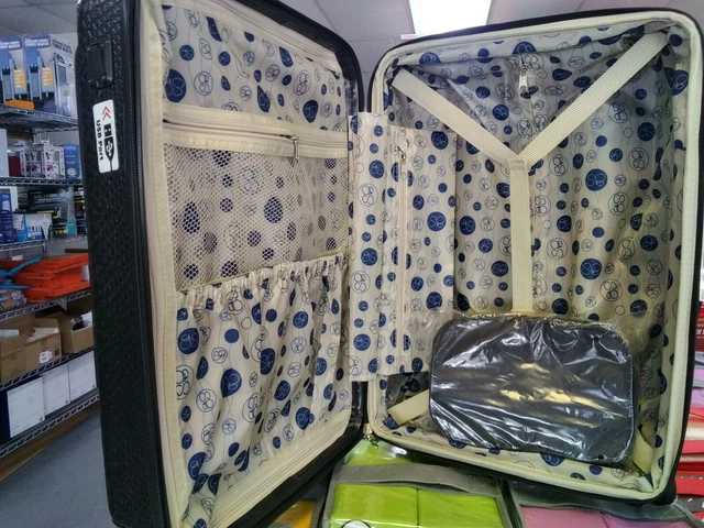 Samantha Brown 22" Hardside Spinner and Cosmetic Case with USB Port - Blue /New 5