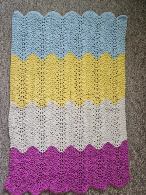 Baby Decke, Kuscheldecke, handgestrickt, neu, 74x53 cm