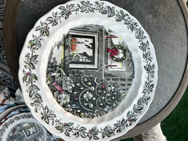 Johnson Brothers Vintage Merry Christmas Round Serving Platter Chop Plate 12.25"