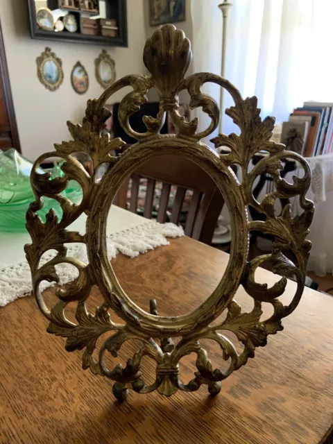 Vtg Oval Ornate Dimensionl Heavy Metal w Attached Swinging Easel PICTURE FRAME